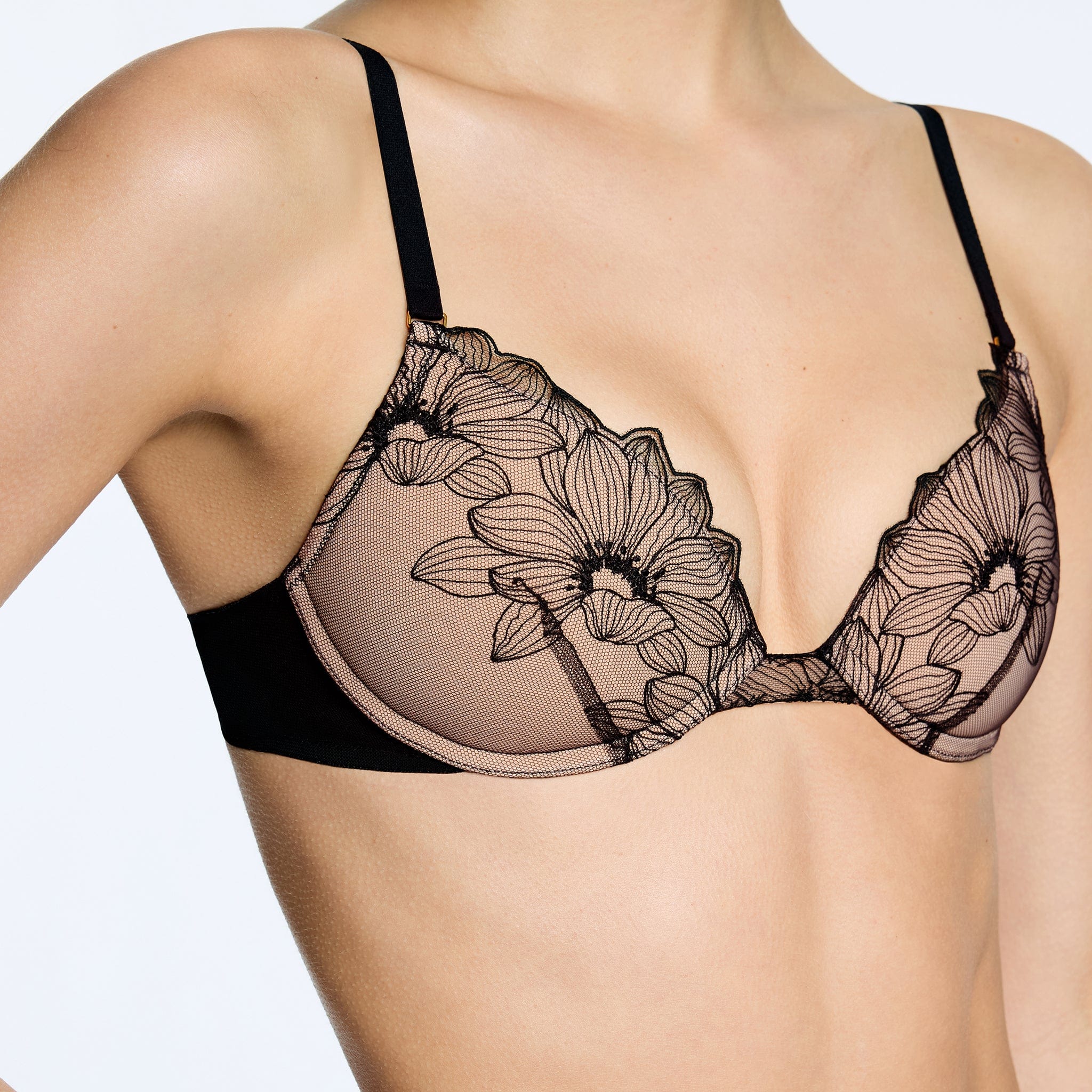 Embroidery Lift Up Bra Black
