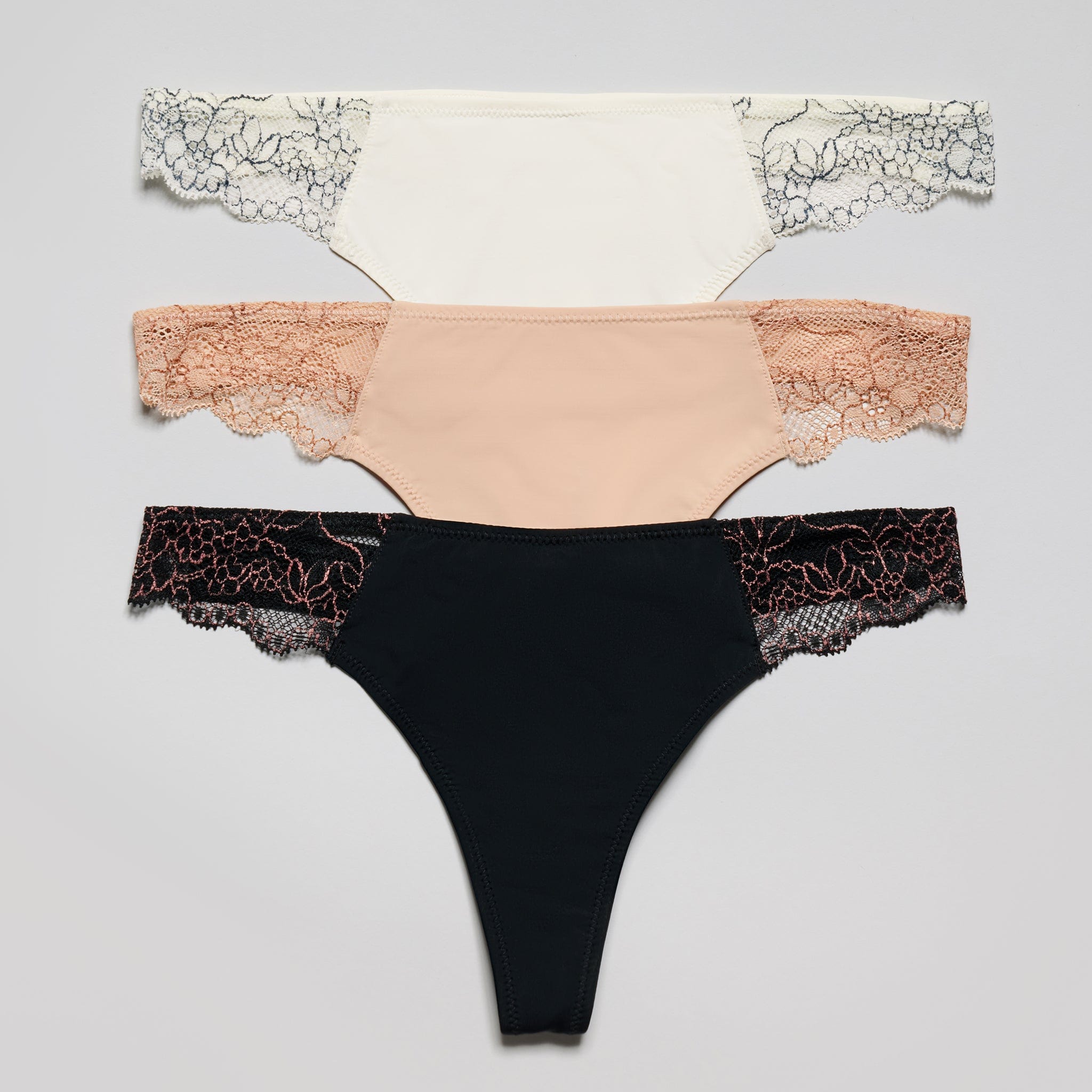 Smooth Lace Thong Black Two-Tone