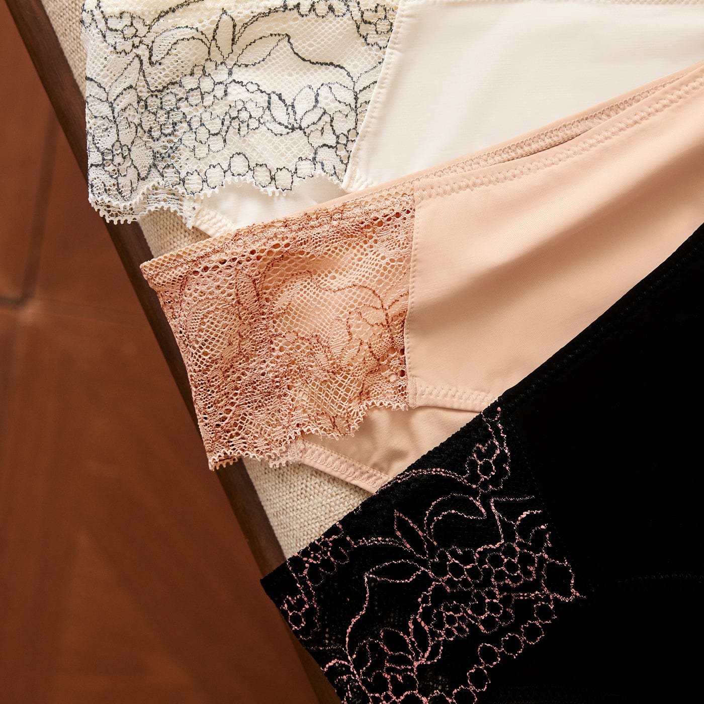 Smooth Lace Bikini Buff Two-Tone
